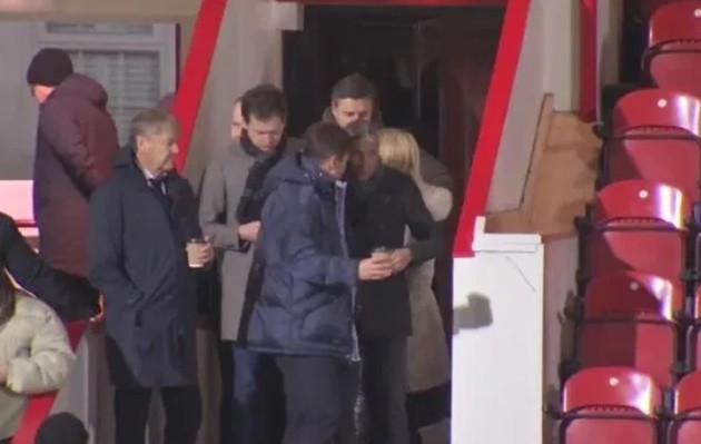 Mauricio Pochettino spotted with Ed Woodward’s new advisor Neil Ashton at Brentford vs Leeds amid Man Utd rumours - ngồi xa nhau - Bóng Đá
