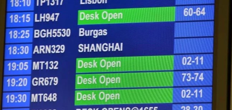 Man City plane GROUNDED at Manchester Airport as flight to China was disrupted by Thomas Cook admin error - Bóng Đá