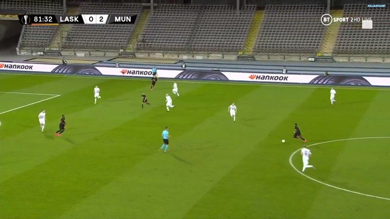 Fred hóa Xavi, Pereira tung rocket - Bóng Đá