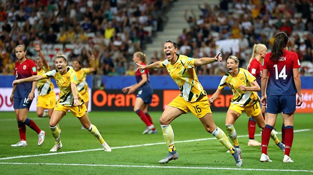 nữ NAUY - ÚC - Bóng Đá