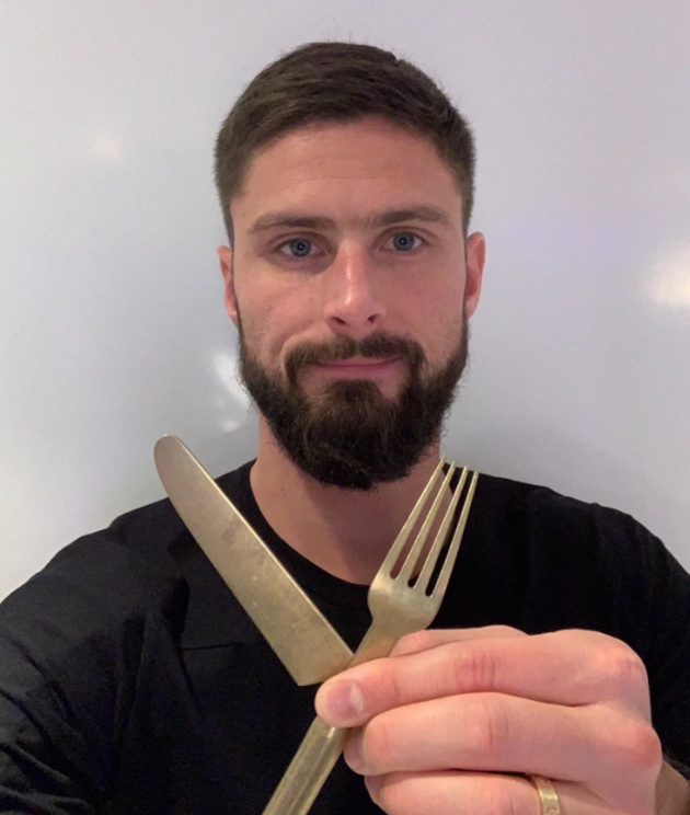How Chelsea star Olivier Giroud, 34, defies his years with a strict diet and tough fitness plan to keep scoring - Bóng Đá