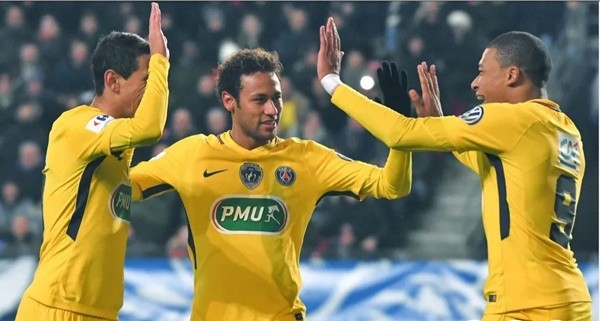 Buổi tập đầu tiên của Sane tại Bayern Munich - Bóng Đá