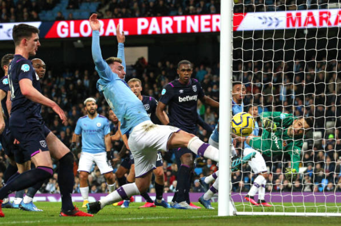 Aymeric Laporte key to Manchester City's play with and without the ball - Bóng Đá