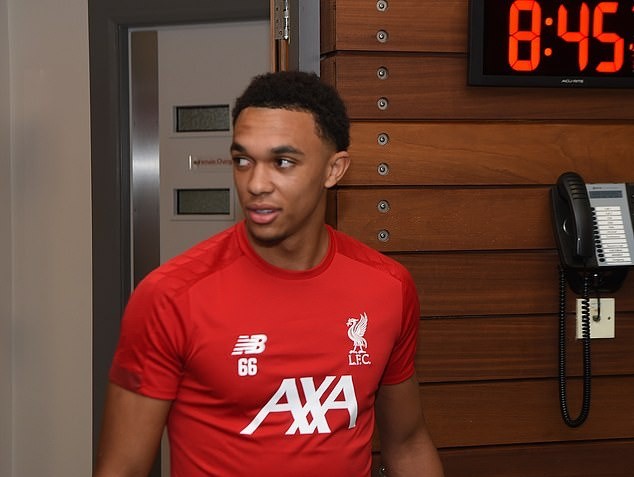 Ảnh Liverpool hội quân, Van Dijk - Bóng Đá