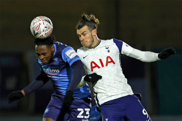 Ndombele biến 2 hậu vệ Wycombe thành gã hề, giúp Spurs thắng đậm - Bóng Đá