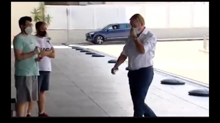 Koeman caught at Barcelona airport - Bóng Đá