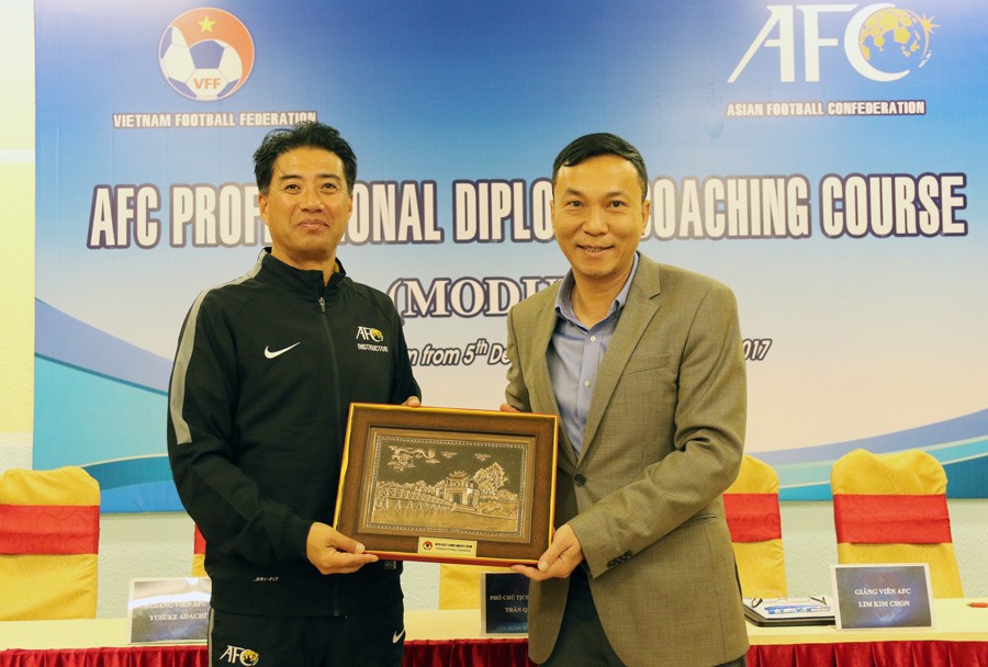 VFF đã tìm ra người kế vị GĐKT Jurgen Gede - Bóng Đá