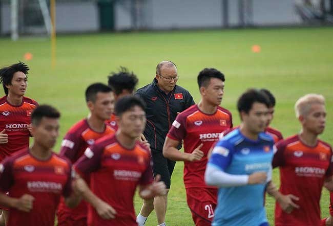 NÓNG: ĐT Việt Nam bất ngờ hoãn tập trung vì 1 lý do ngoài ý muốn - Bóng Đá