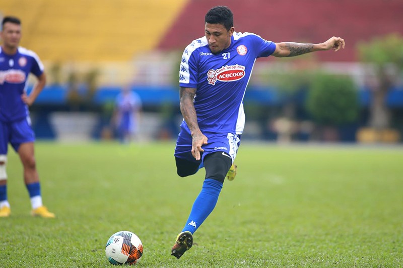 Cựu sao ĐT Costa Rica khiến BHL CLB TP.HCM mệt 