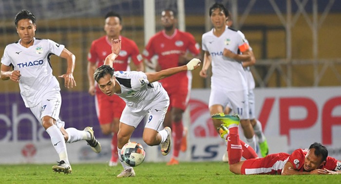 Các CLB nói gì về phương án cho V-League đá tập trung tại 1 địa điểm? - Bóng Đá