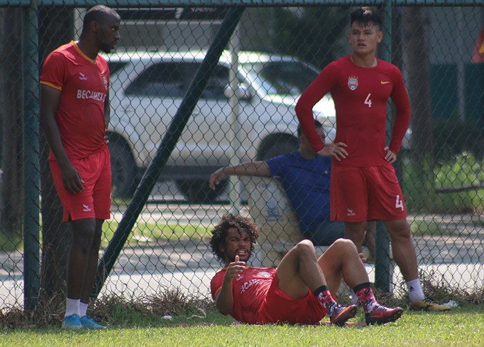 Tiến Linh bỏ sau lưng tai tiếng, hăng say tập luyện cùng B.Bình Dương - Bóng Đá