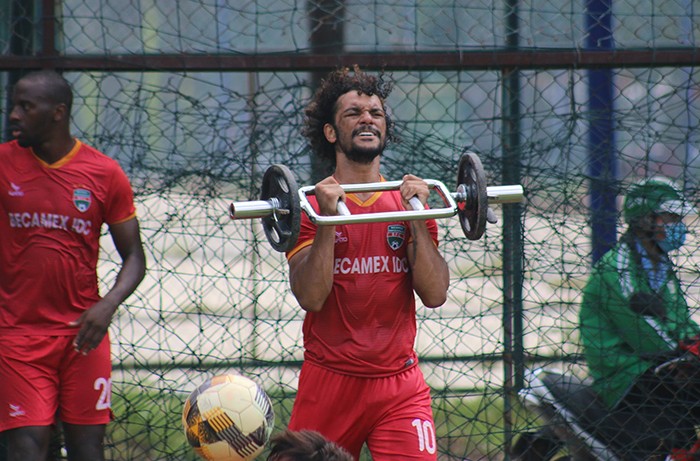 Tiến Linh bỏ sau lưng tai tiếng, hăng say tập luyện cùng B.Bình Dương - Bóng Đá