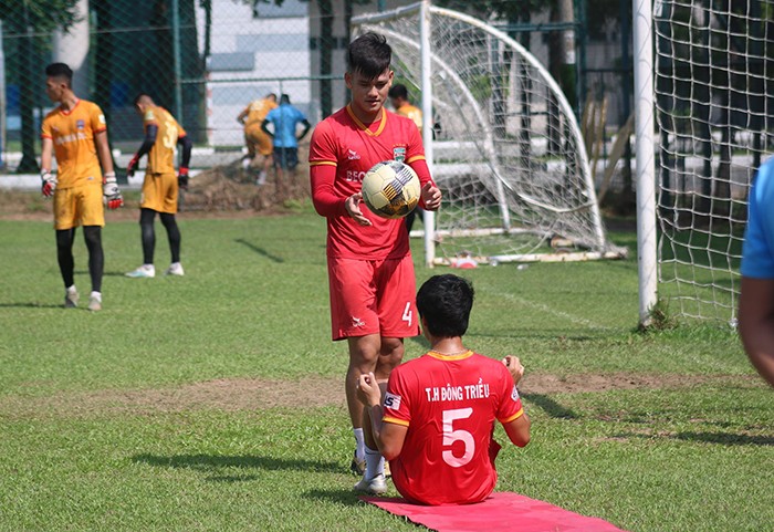 Tiến Linh bỏ sau lưng tai tiếng, hăng say tập luyện cùng B.Bình Dương - Bóng Đá