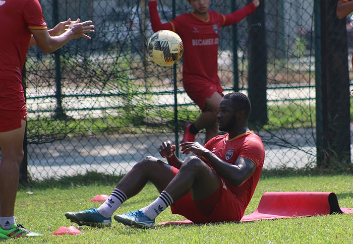 Tiến Linh bỏ sau lưng tai tiếng, hăng say tập luyện cùng B.Bình Dương - Bóng Đá