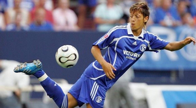 Vì sao Mesut Ozil được mệnh danh là vua kiến tạo - Bóng Đá