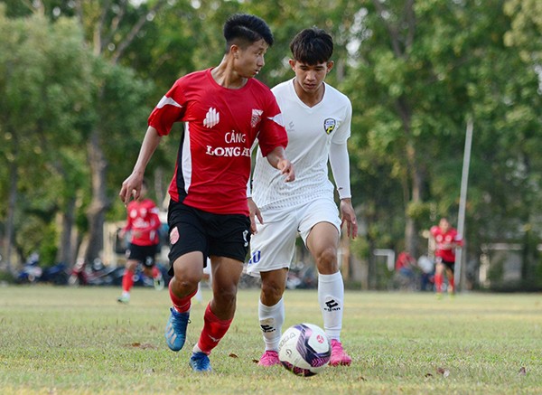 Anh Đức lập cú đúp, CLB Long An thắng đậm 