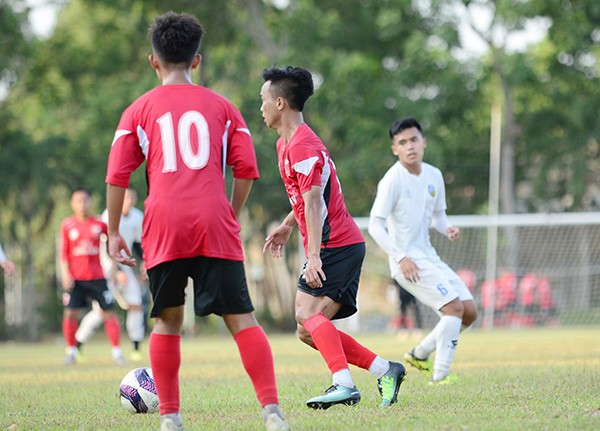 Anh Đức lập cú đúp, CLB Long An thắng đậm 