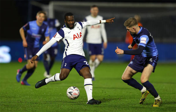 Ndombele biến 2 hậu vệ Wycombe thành gã hề, giúp Spurs thắng đậm - Bóng Đá