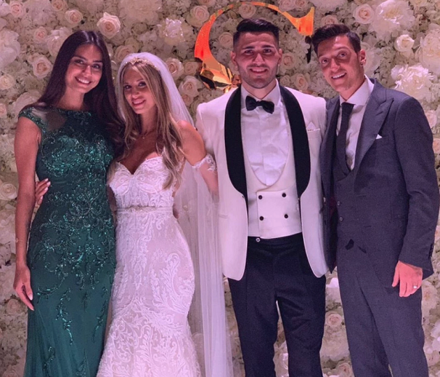 Điểm lại những đám cưới rình rang của các ngôi sao trong Hè này  - Bóng Đá