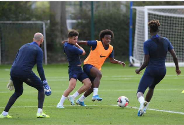 Ảnh Hudson Odoi tập - Bóng Đá