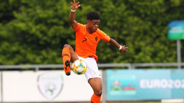 Sontje Hansen: Ajax's Golden Boot-winning teen star on Man City's radar - Bóng Đá