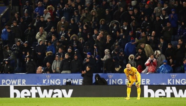 Granit Xhaka slammed for ‘ducking’ Scott McTominay’s shot for Manchester United’s goal against Arsenal - Bóng Đá