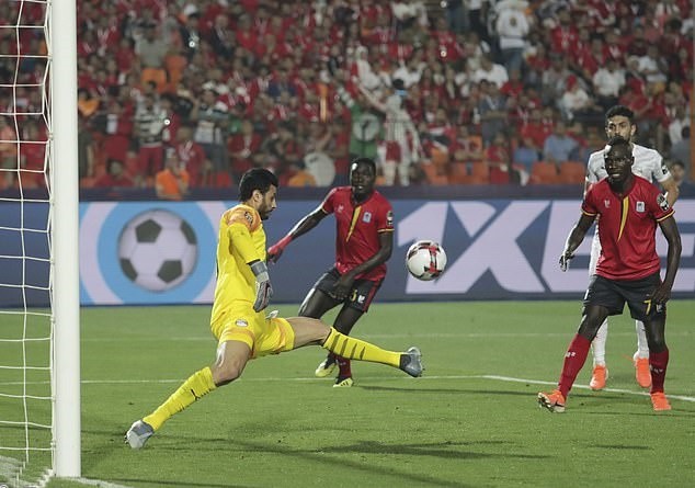 ‘Awful tonight’ – These Liverpool fans not happy with Reds star’s “terrible” performance during 4-1 win vs Norwich - Bóng Đá