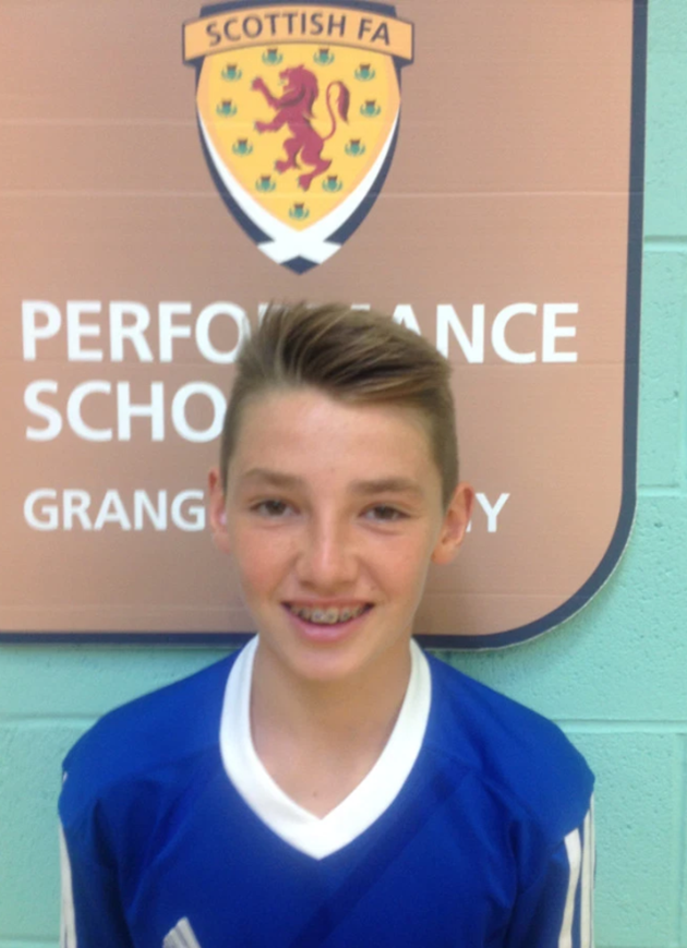 Chelsea’s Billy Gilmour left home aged 16, modelled for Burberry and copies heroes by watching ‘countless YouTube clips’ - Bóng Đá