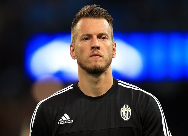 Những ngôi sao bất ngờ khoác áo cho Juventus (P2) - Bóng Đá