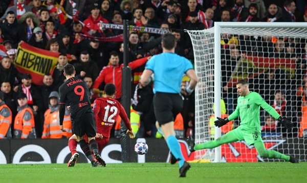 ‘Never want to see him in our shirt again’ – These Manchester United fans blast star’s ‘shocking’ performance vs Wolves - Bóng Đá