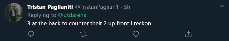 Chelsea boss Frank Lampard covers face with scarf and wears gloves to walk dog Minnie amid coronavirus fears - Bóng Đá