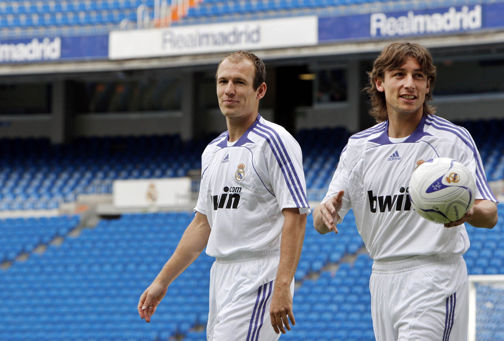 Công Phượng ngồi ngoài, nhìn các đồng đội bất lực trước Antwerp - Bóng Đá