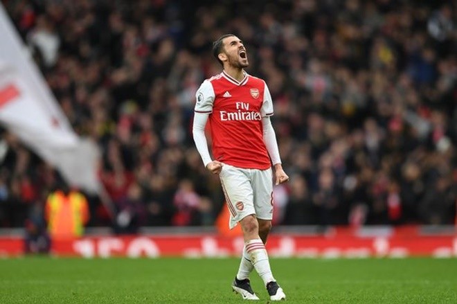 Dele Alli làm tất cả để tạo nên siêu phẩm cho Tottenham - Bóng Đá