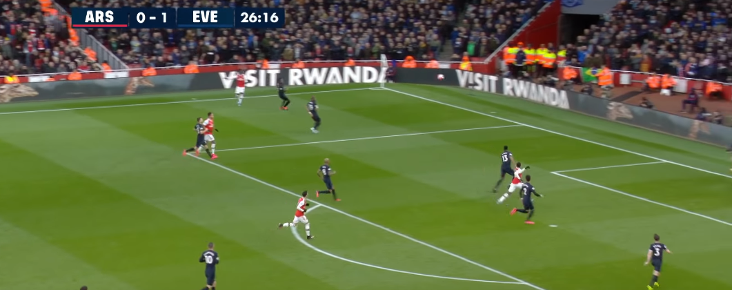 Pha lập công của Nketiah giống hệt bàn thắng cuối cùng của Henry cho Arsenal - Bóng Đá