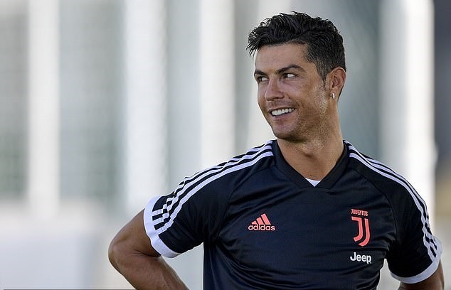 Messi và Ronaldo thư giãn bên gia đình (Daily Mail) - Bóng Đá