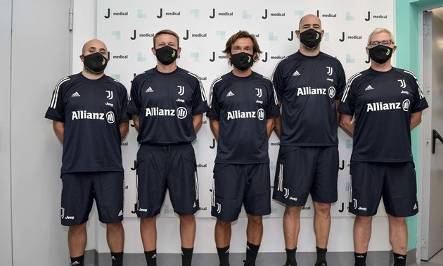 ndrea Pirlo takes first session at Juventus as his squad begin pre-season training just 17 days after last campaign finished - Bóng Đá