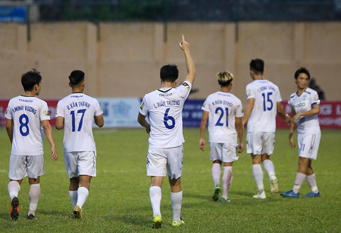 Lương Xuân Trường lập cú đúp cho HAGL: Hơn cả một sự trở lại - Bóng Đá