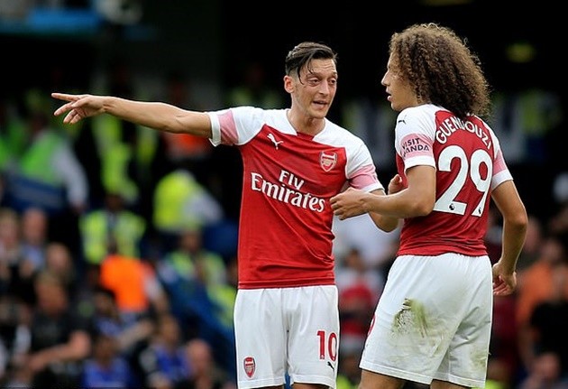 Arteta speaks out about Ozil and Guendouzi - Bóng Đá