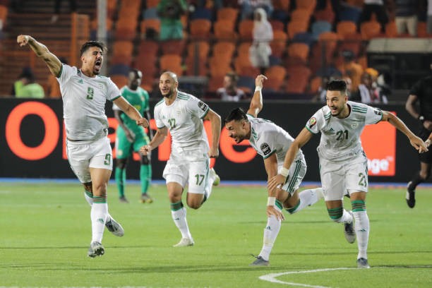 5 điểm nhấn Senegal 0-1 Algeria: Trận cầu bạo lực; Algeria sút một phát vô địch luôn! - Bóng Đá