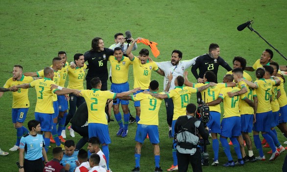 Brazil vô địch, nhưng đó là danh hiệu chưa trọn vẹn - Bóng Đá