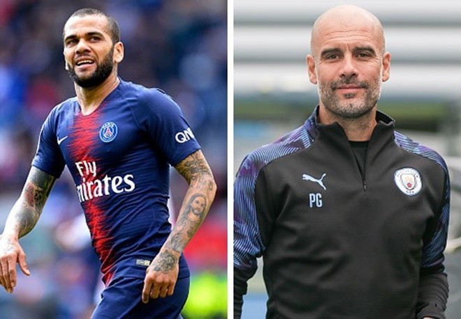 Arsenal target Dani Alves goes more Steve Irwin than Denis Irwin as he shows off ‘new job’ as zookeeper - Bóng Đá
