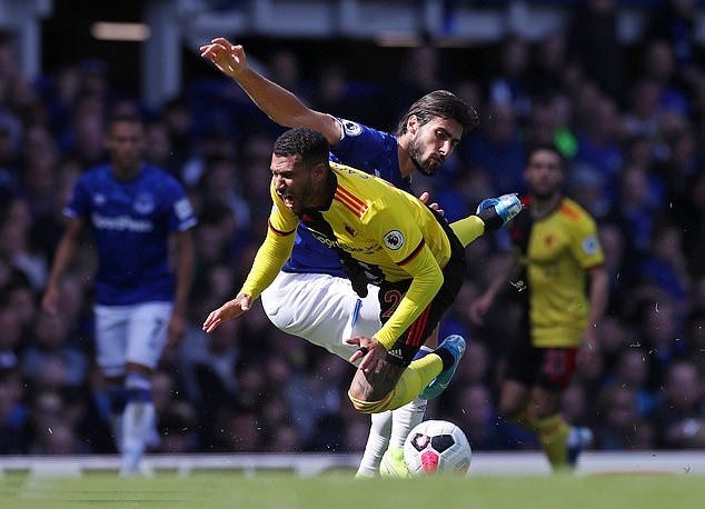 Cười té khói với loạt ảnh chế vòng 1/8 Champions League - Bóng Đá