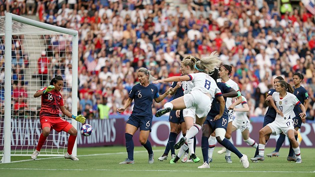 Boateng phất bóng thiên tài + Neuer “tay nhanh hơn não”, Bayern vô địch Bundesliga sớm 2 vòng đấu - Bóng Đá