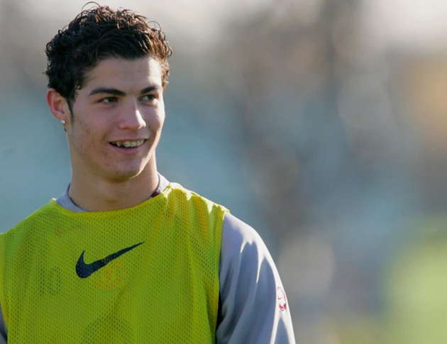 Những kiểu tóc của CR7 qua thời gian (The Sun) - Bóng Đá