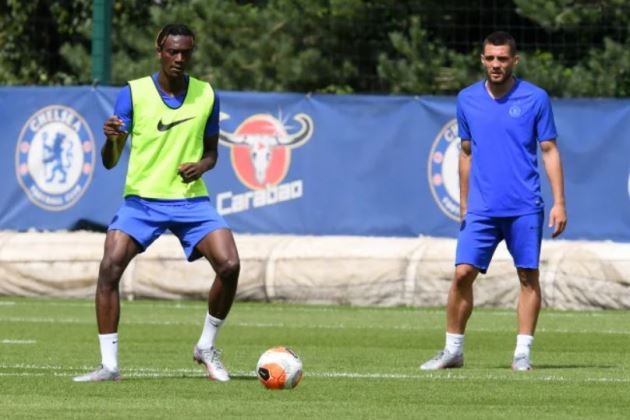 Đẩy Eriksen, Martinez lên băng ghế dự bị; Conte 