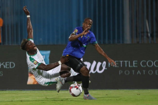 Senegal ra quân vắng Mane, fan nữ xinh như mộng có biểu cảm khó tin - Bóng Đá