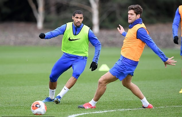 Ronaldo đi vào lịch sử nhưng vẫn không hài lòng vì sút phạt hỏng - Bóng Đá