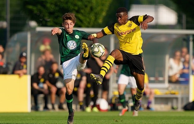 Ronaldo ghi bàn, Bồ Đào Nha có chiến thắng đầu tiên ở vòng loại - Bóng Đá