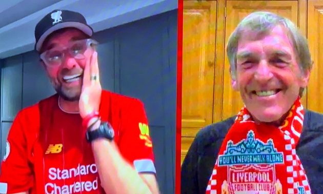 Hình ảnh các CĐV Liverpool ăn mừng vô địch (The Sun) - Bóng Đá