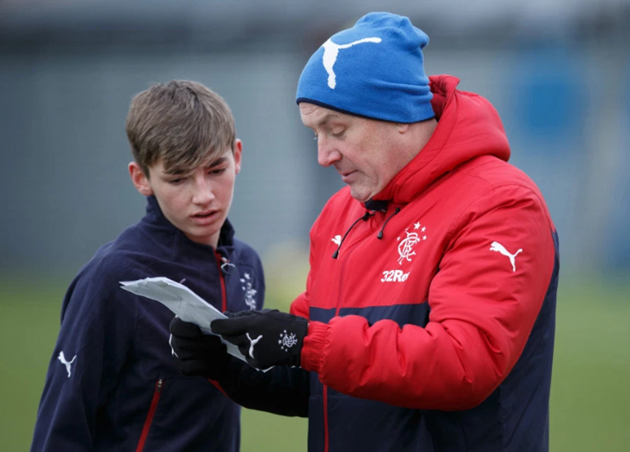 Chelsea’s Billy Gilmour left home aged 16, modelled for Burberry and copies heroes by watching ‘countless YouTube clips’ - Bóng Đá